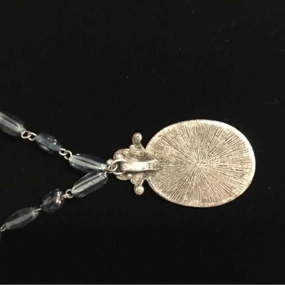 HOST PICK- VINTAGE WORTHINGTON LONG BEAD CAMEO NECKLACE. - Picture 4 of 8